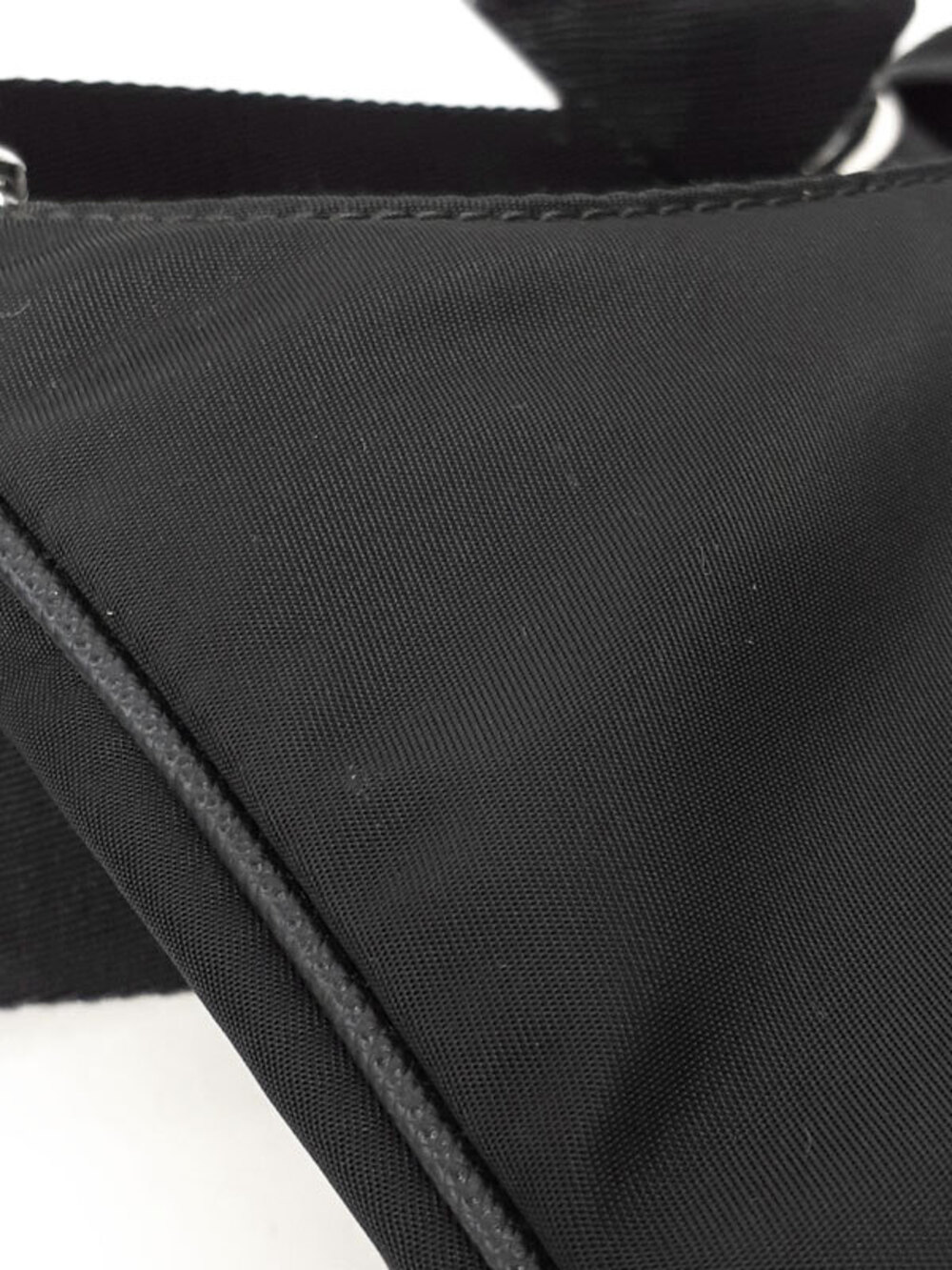 Prada Re Edition Bag - Picture 7 of 9